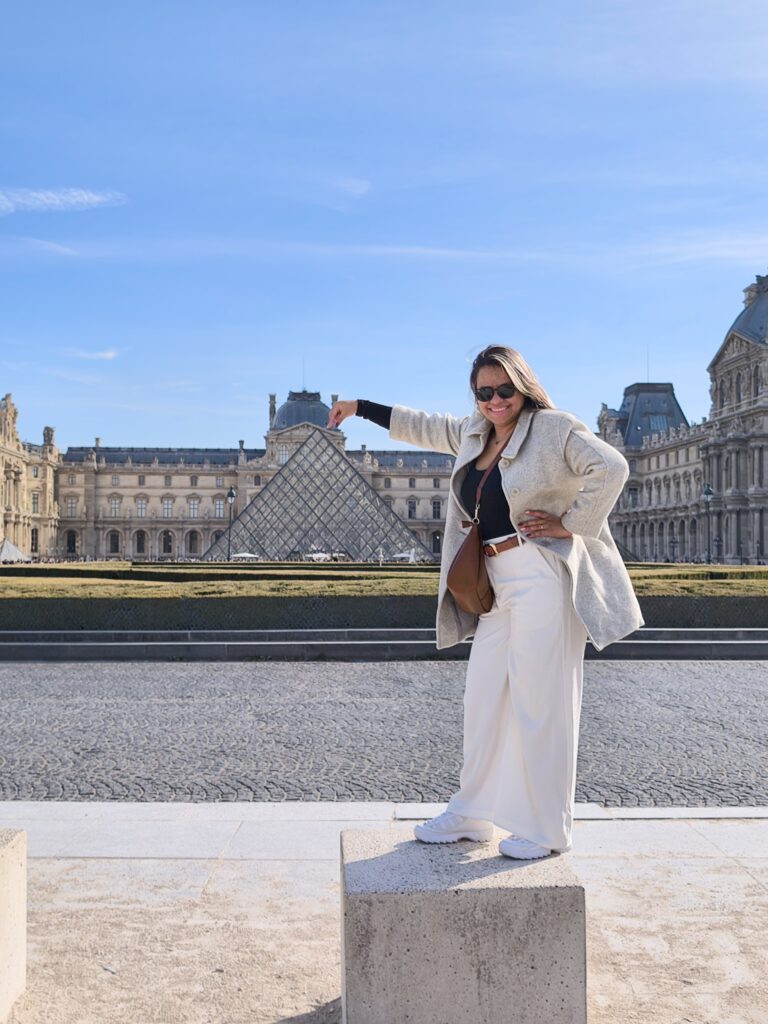 Cindy Peres em viagem a Paris
